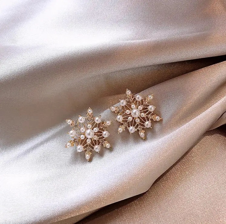 Classic Pearl Earring with Timeless Appeal