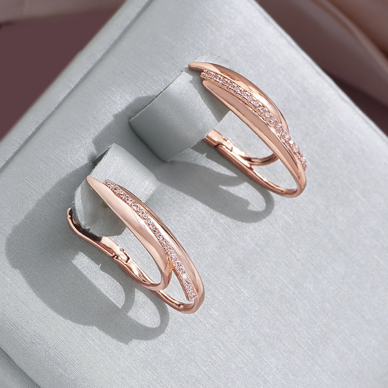 Romantic Gold Earring for Special Moments