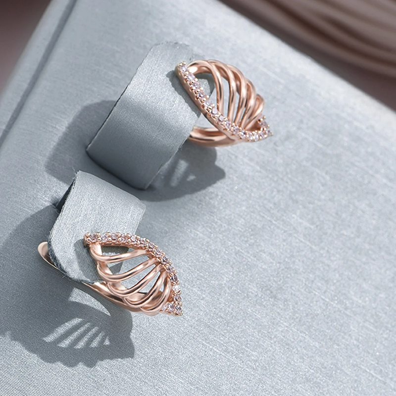 Elegant Gold Earring for Every Occasion