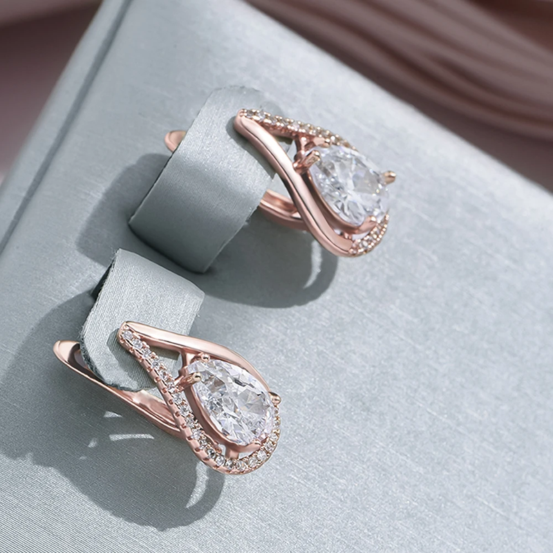 Elegant Gold Earring for Every Occasion
