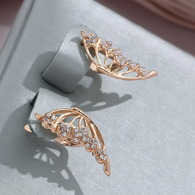 Romantic Gold Earring for Special Moments