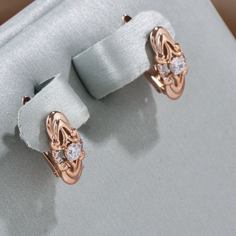 Classic Gold Earring with Timeless Appeal