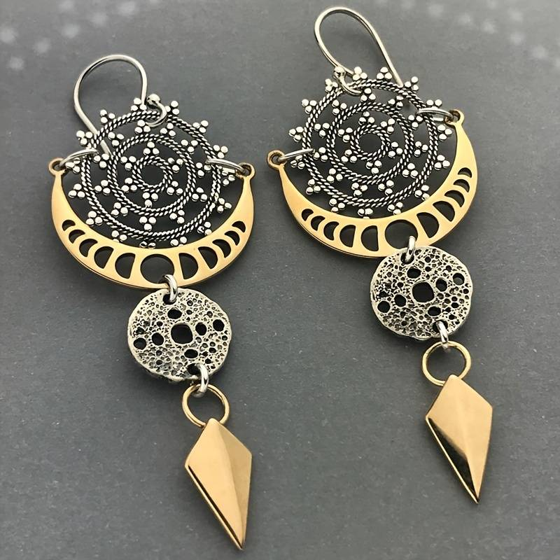Beautiful Gold Earring with Unique Style