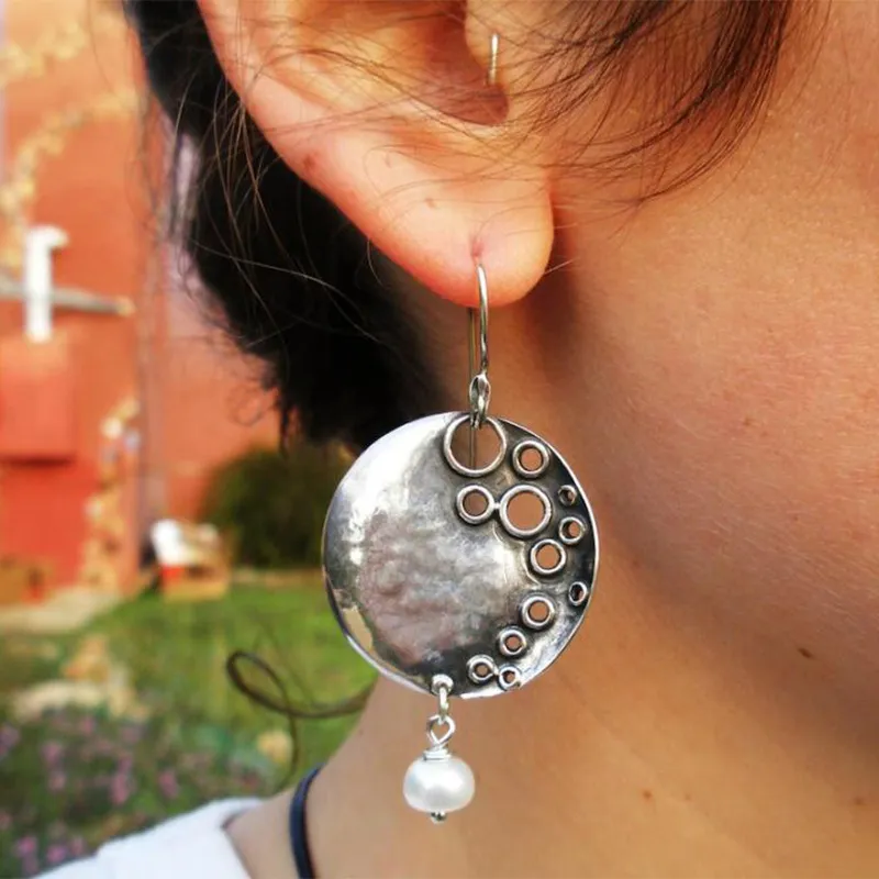 Beautiful Pearl Earring with Unique Style