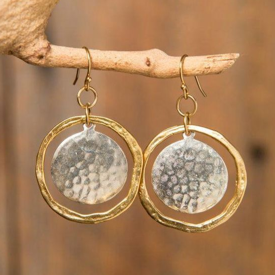 Classic Gold Earring with Timeless Appeal