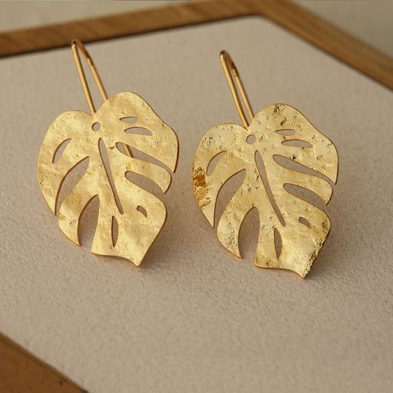 Vintage Handmade Gold Earring