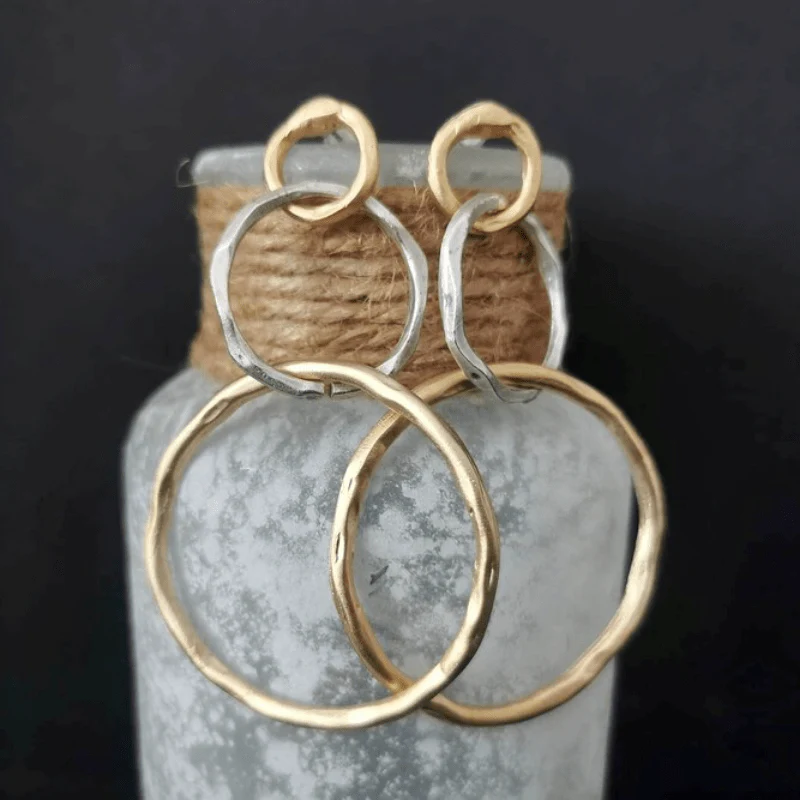 Elegant Gold Earring for Every Occasion