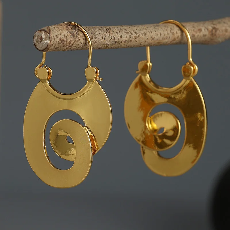 Beautiful Gold Earring with Unique Style