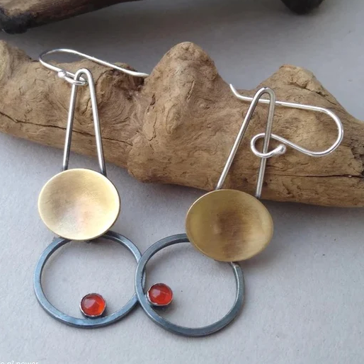 Classic Gold Earring with Timeless Appeal