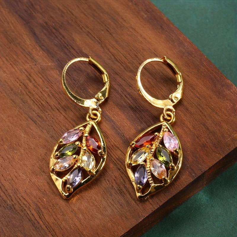 Classic Gold Earring with Timeless Appeal
