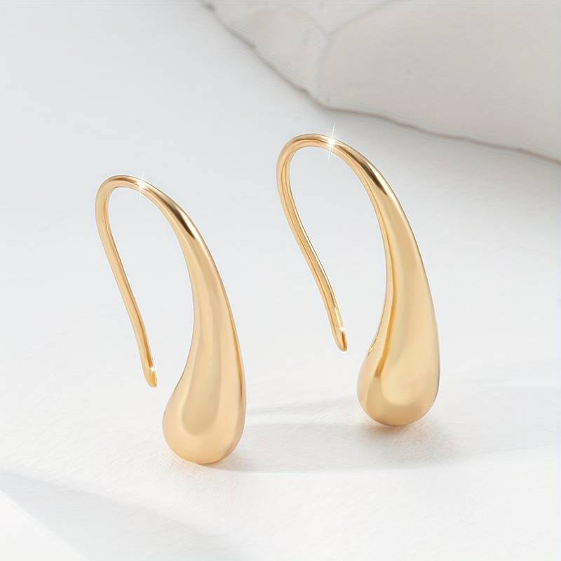 Romantic Gold Earring for Special Moments