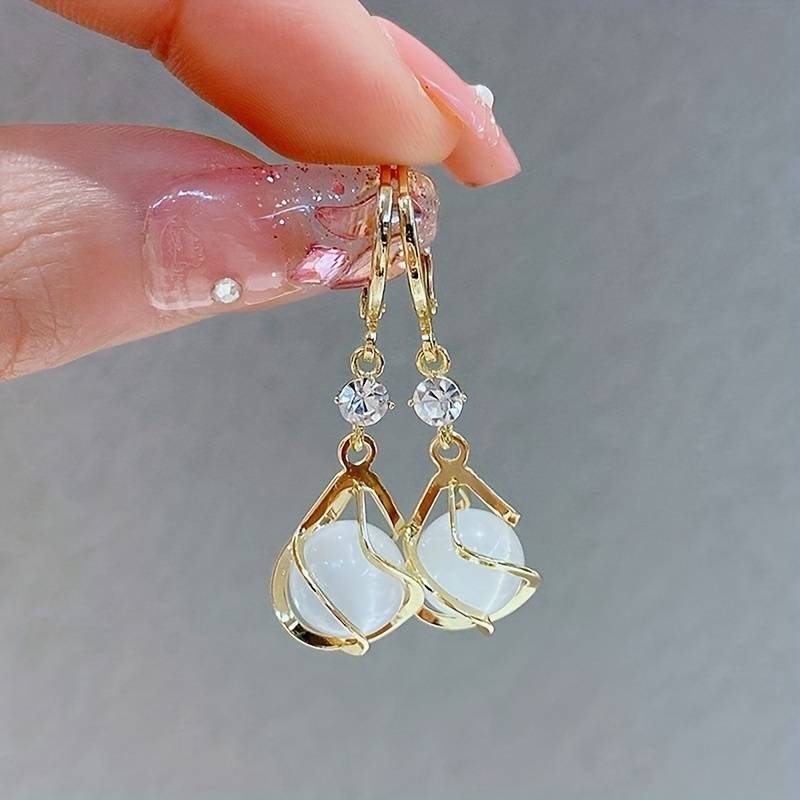 Elegant Gold Earring for Every Occasion
