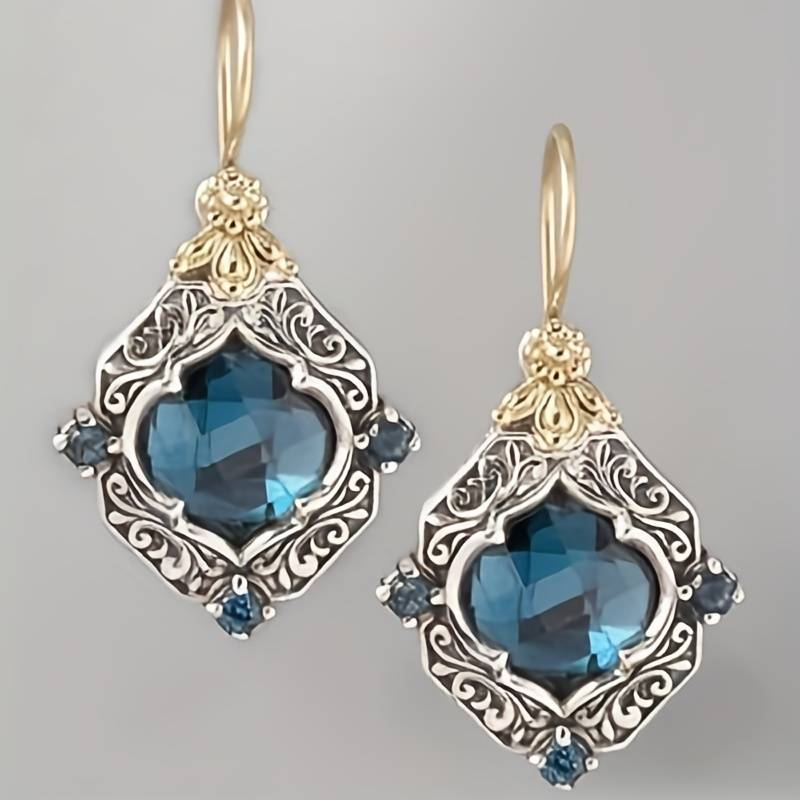 Beautiful Gold Earring with Unique Style