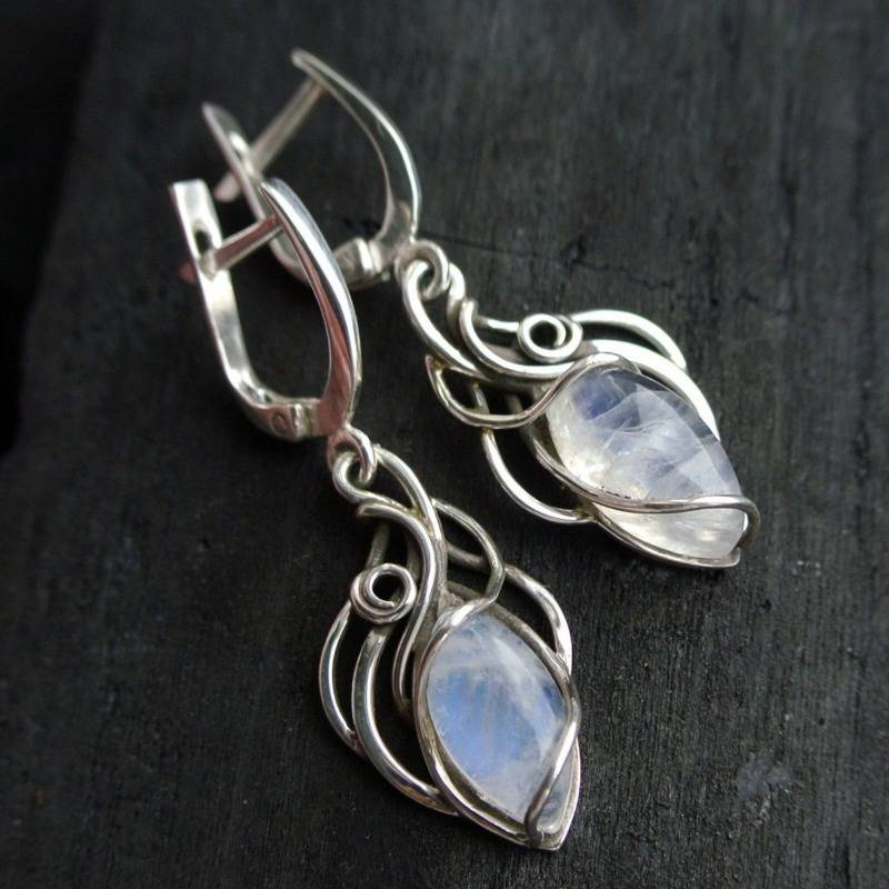Beautiful Silver Earring with Unique Style