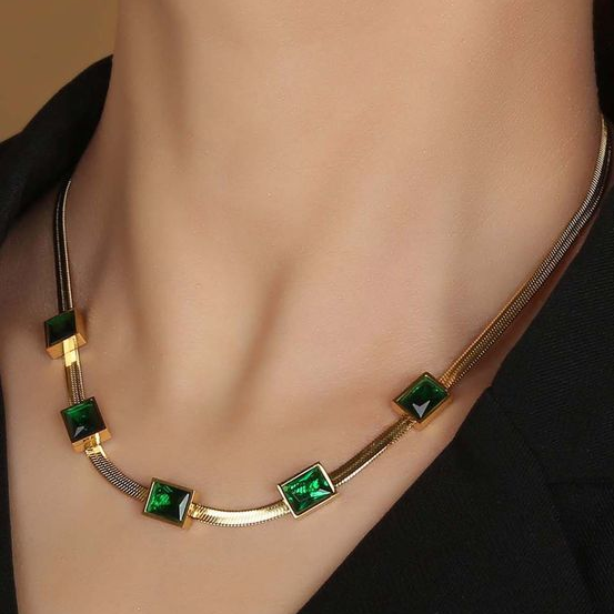 Stunning Necklace for Daily Wear
