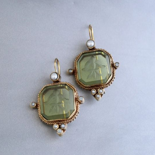 Beautiful Pearl Earring with Unique Style