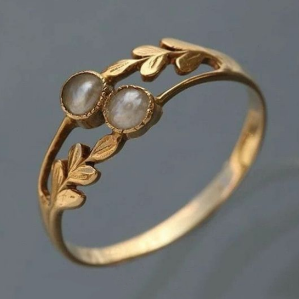 Classic Gold Ring with Timeless Appeal