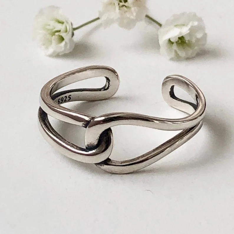 Elegant Silver Ring for Every Occasion