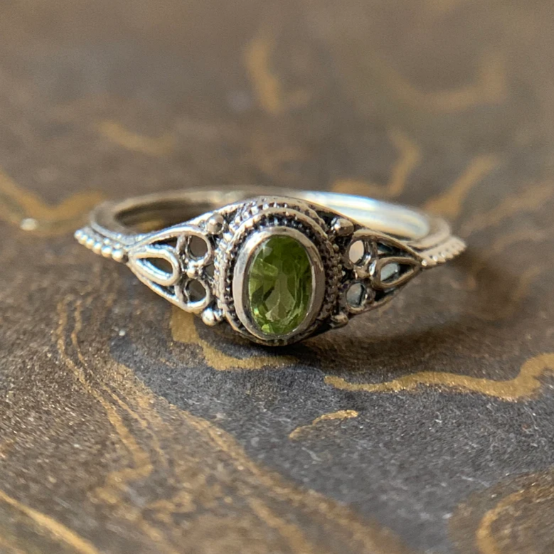 Charming Silver Ring for Any Occasion