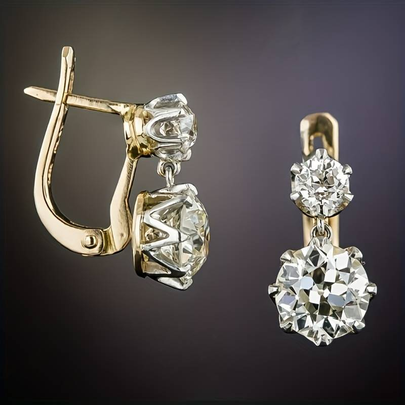 Beautiful Gold Earring with Unique Style
