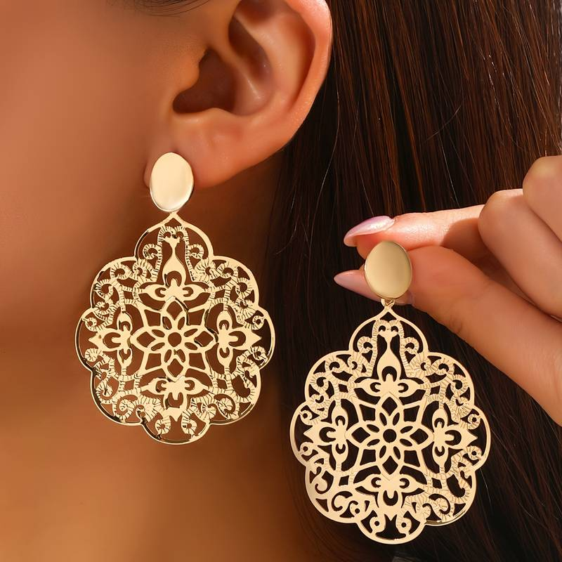 Elegant Gold Earring for Every Occasion