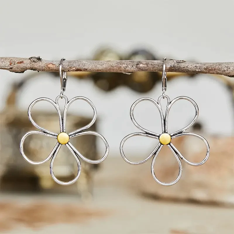 Charming Silver Earring for Any Occasion