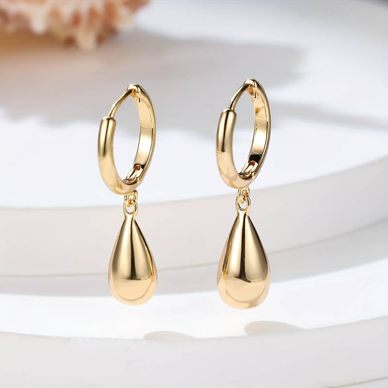 Beautiful Gold Earring with Unique Style