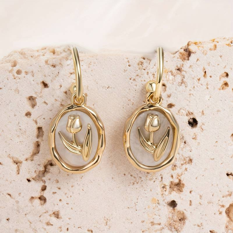 Beautiful Gold Earring with Unique Style