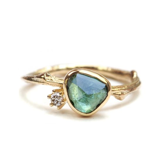 Charming Gold Ring for Any Occasion