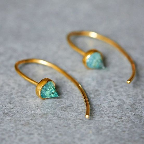 Charming Gold Earring for Any Occasion
