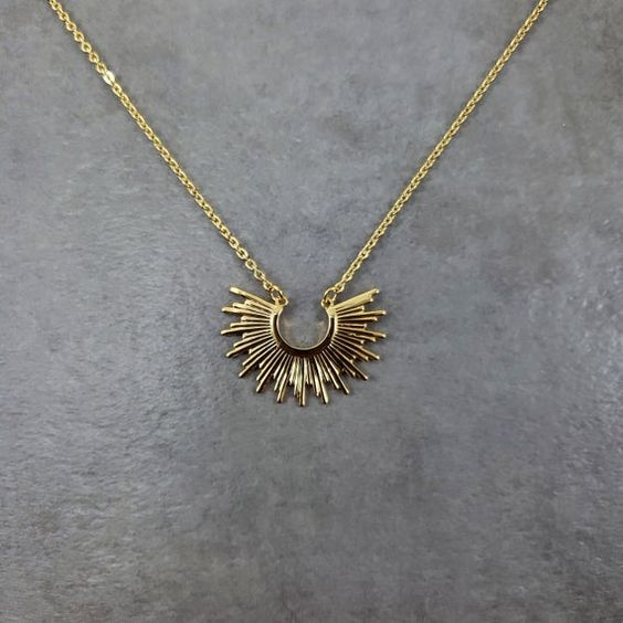 Elegant Gold Necklace for Every Occasion