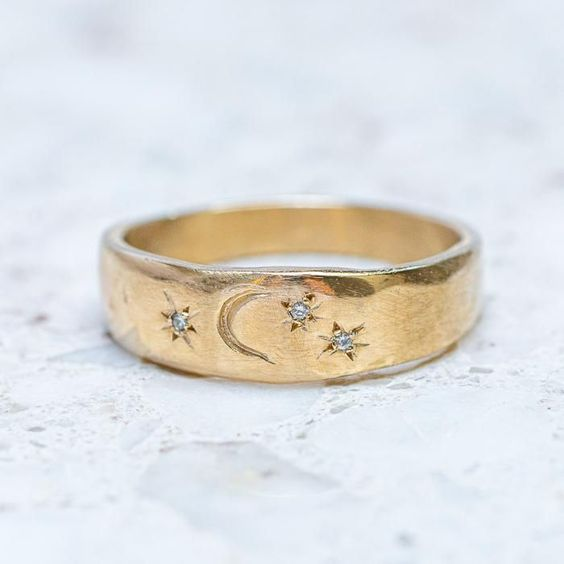 Charming Gold Ring for Any Occasion