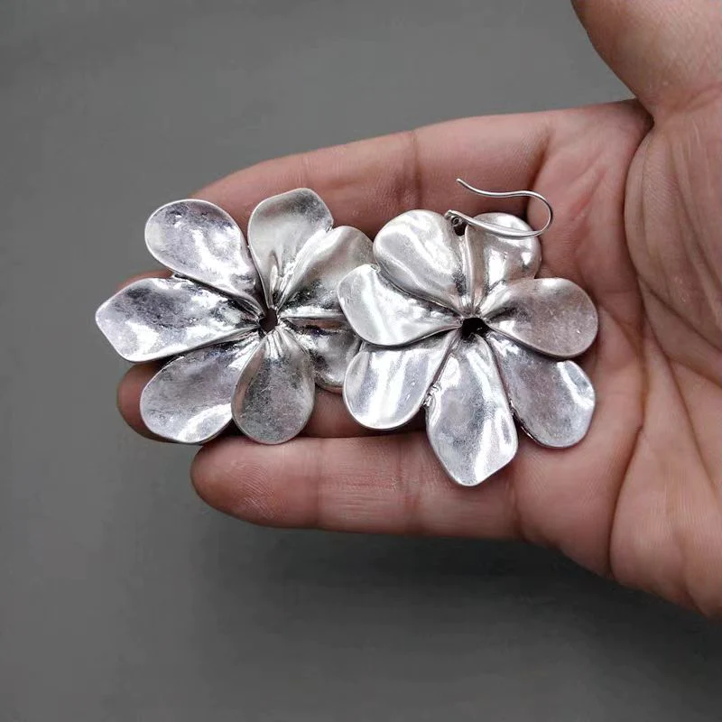 Beautiful Silver Earring with Unique Style