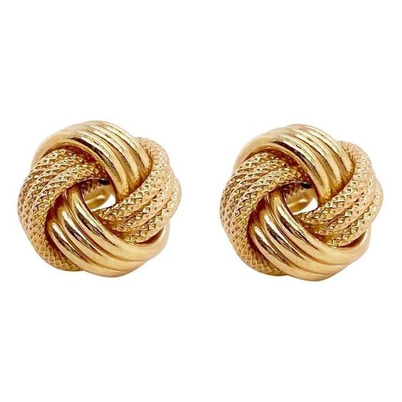 Beautiful Gold Earring with Unique Style