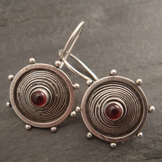 Charming Silver Earring for Any Occasion