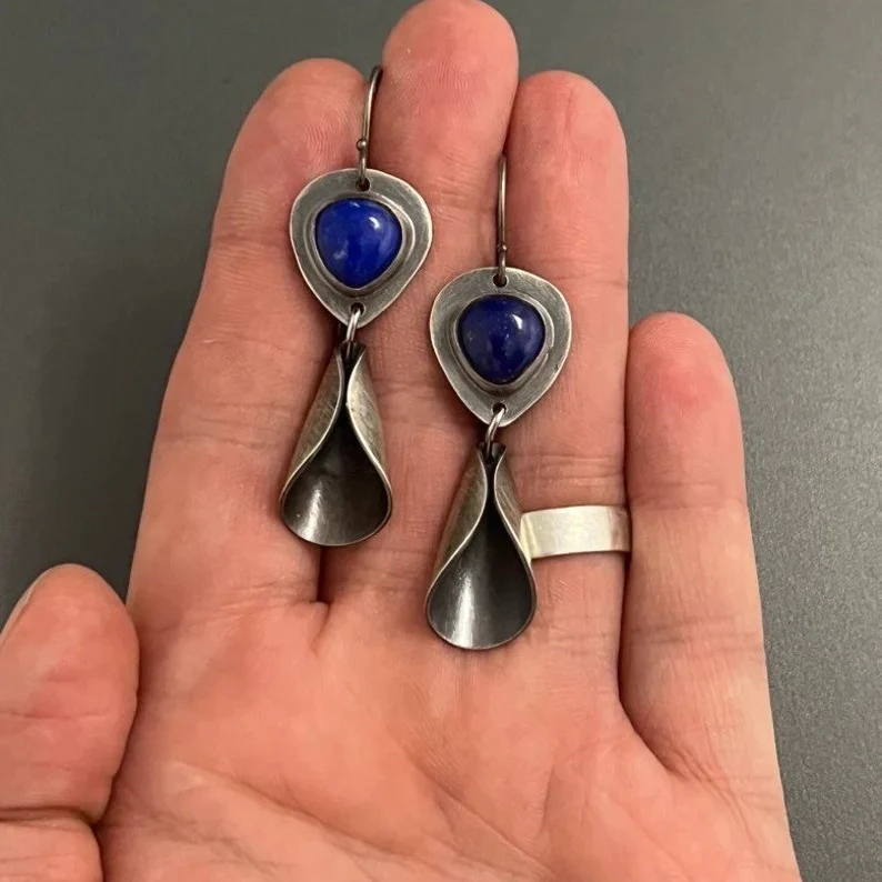 Charming Silver Earring for Any Occasion