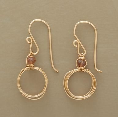 Charming Gold Earring for Any Occasion
