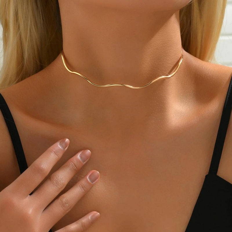 Beautiful Gold Necklace with Unique Style
