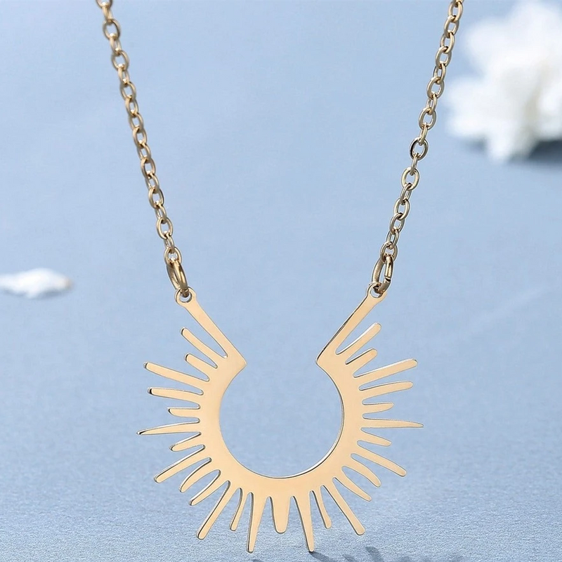 Classic Gold Necklace with Timeless Appeal