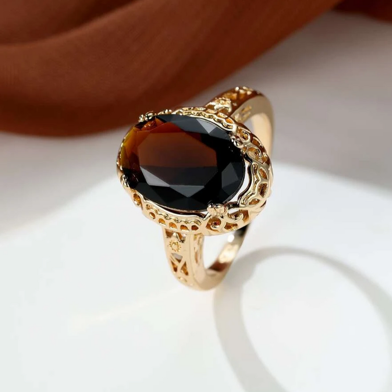 Charming Gold Ring for Any Occasion