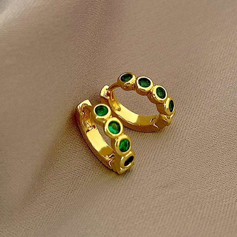 Elegant Gold Earring for Every Occasion