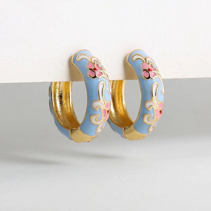 Charming Earring for Any Occasion