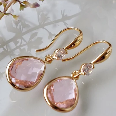 Charming Earring for Any Occasion