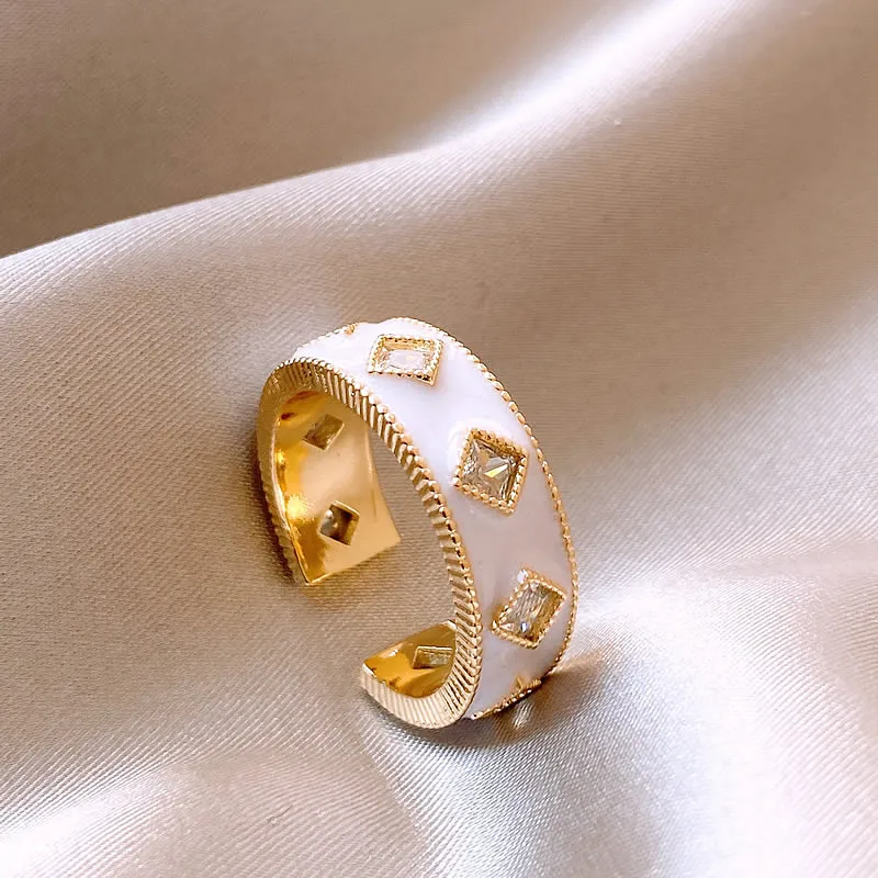 Romantic Gold Ring for Special Moments