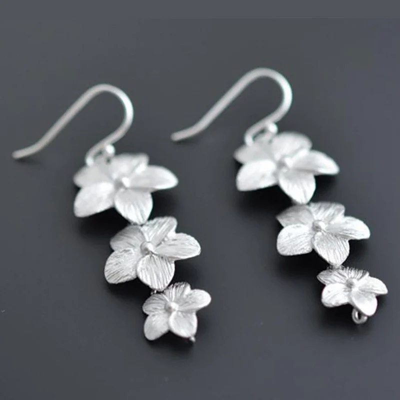 Stunning Silver Earring for Daily Wear