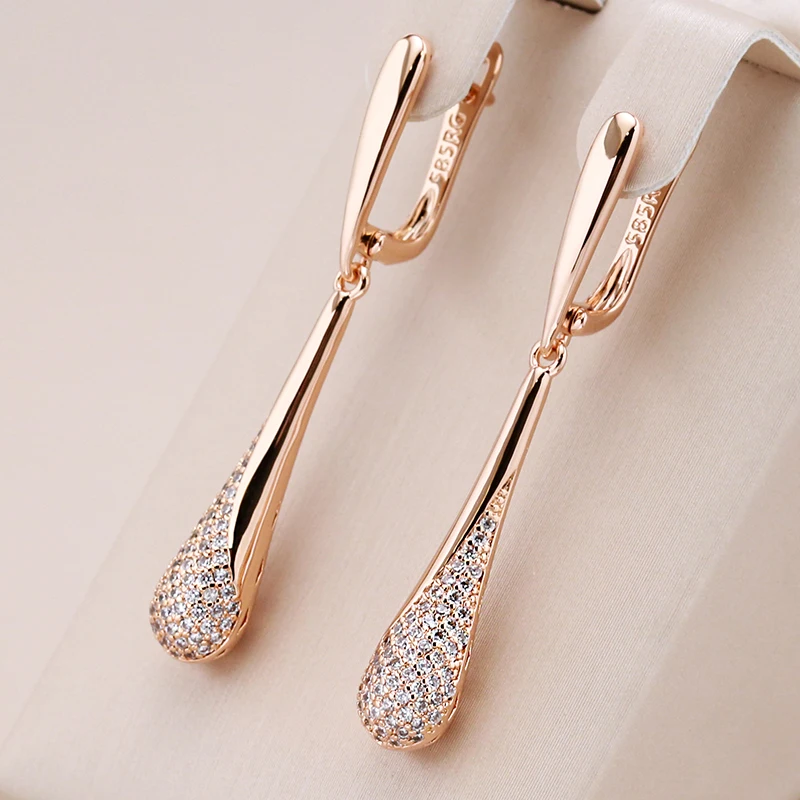 Romantic Gold Earring for Special Moments