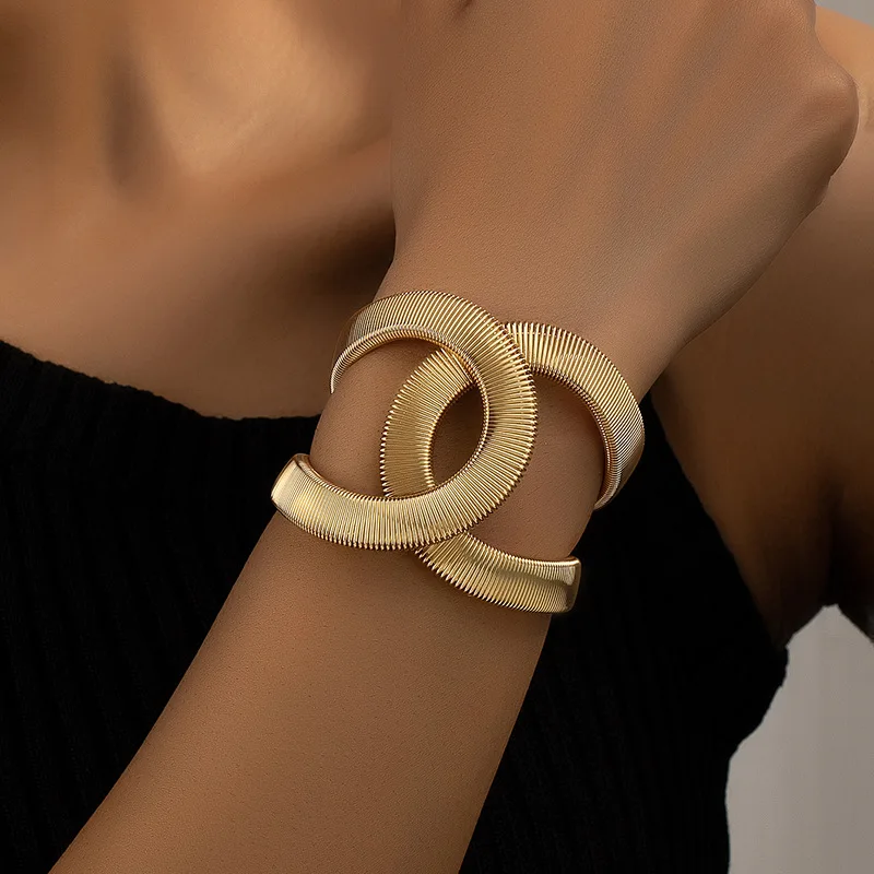 Elegant Gold Bracelet for Every Occasion
