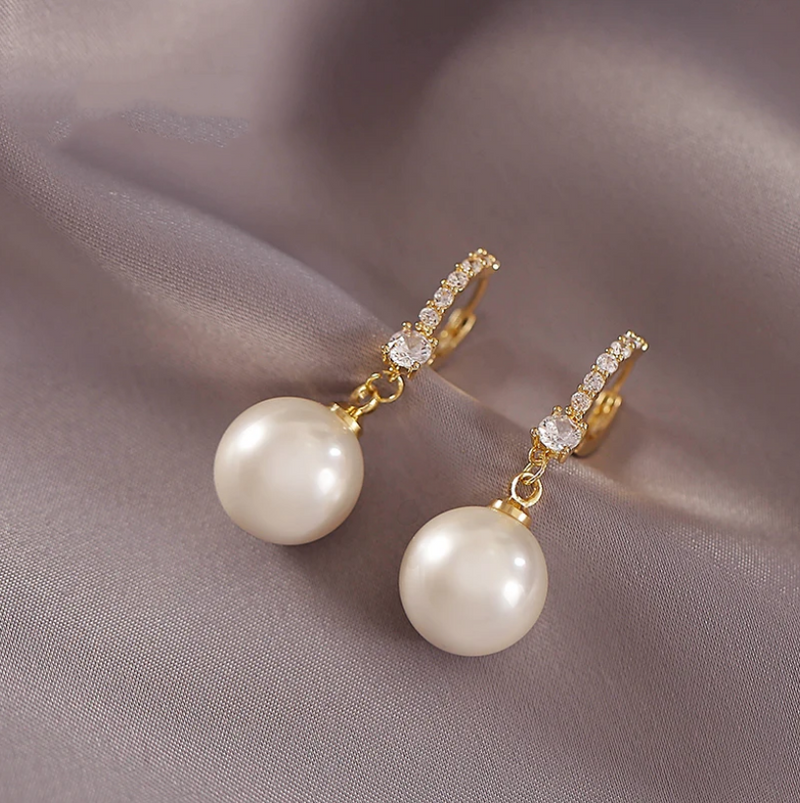 Delicate Artisan Gold Earring