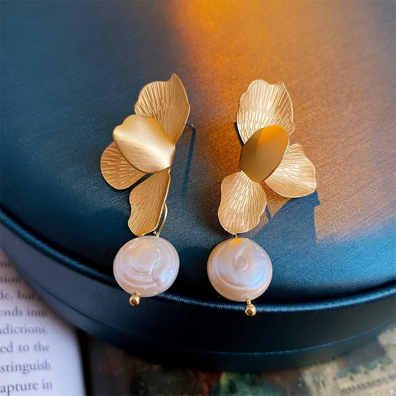 Vintage Handmade Gold Earring