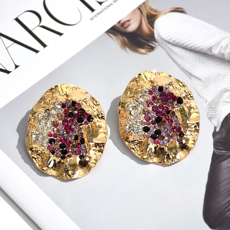 Beautiful Gold Earring with Unique Style